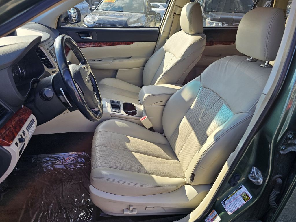 2012 Subaru Outback Image 17