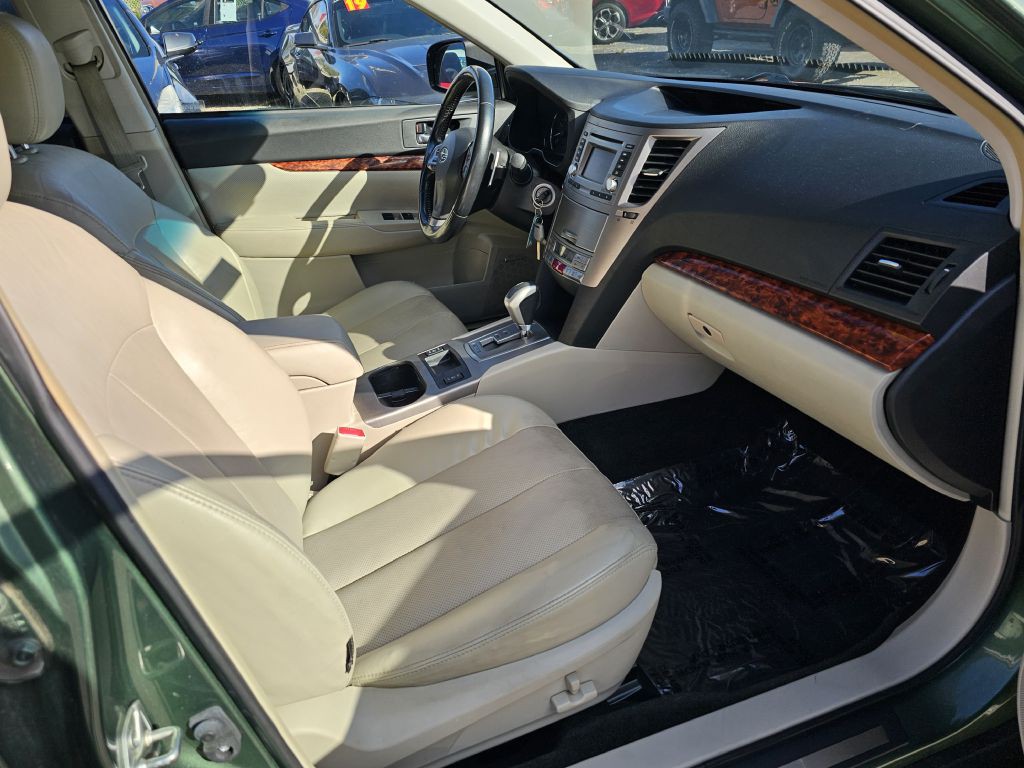 2012 Subaru Outback Image 18