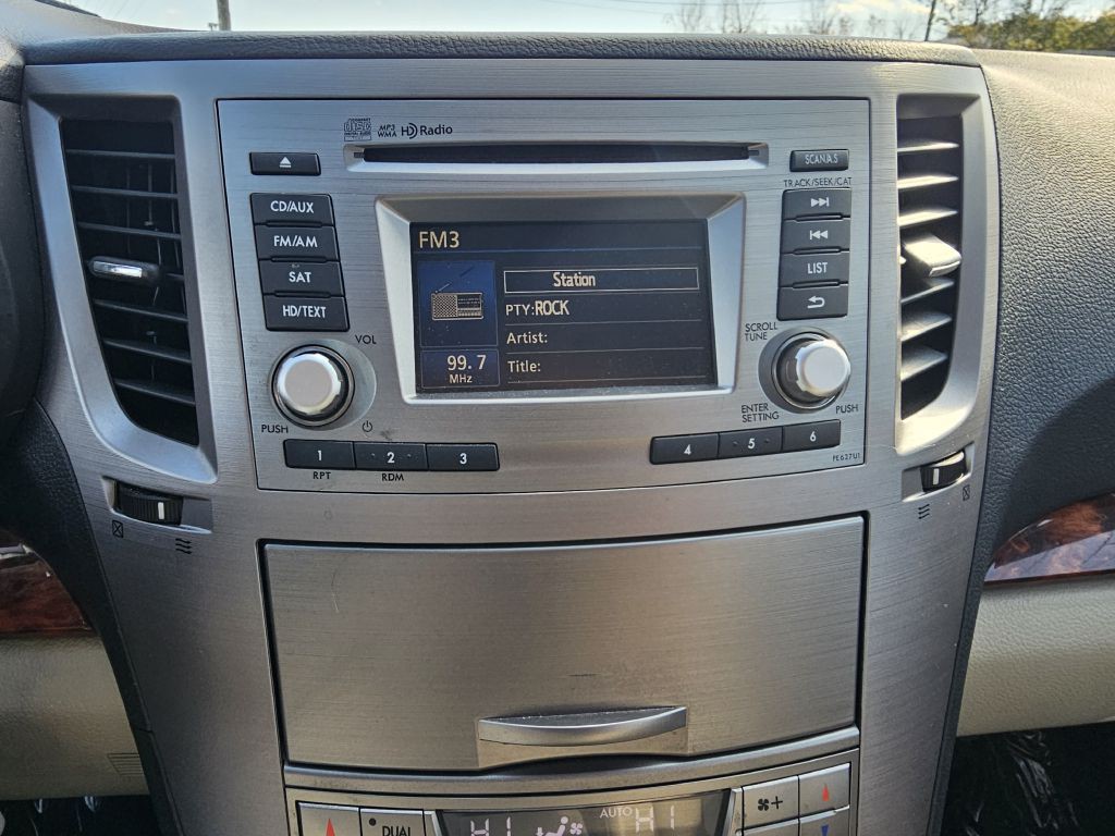 2012 Subaru Outback Image 28