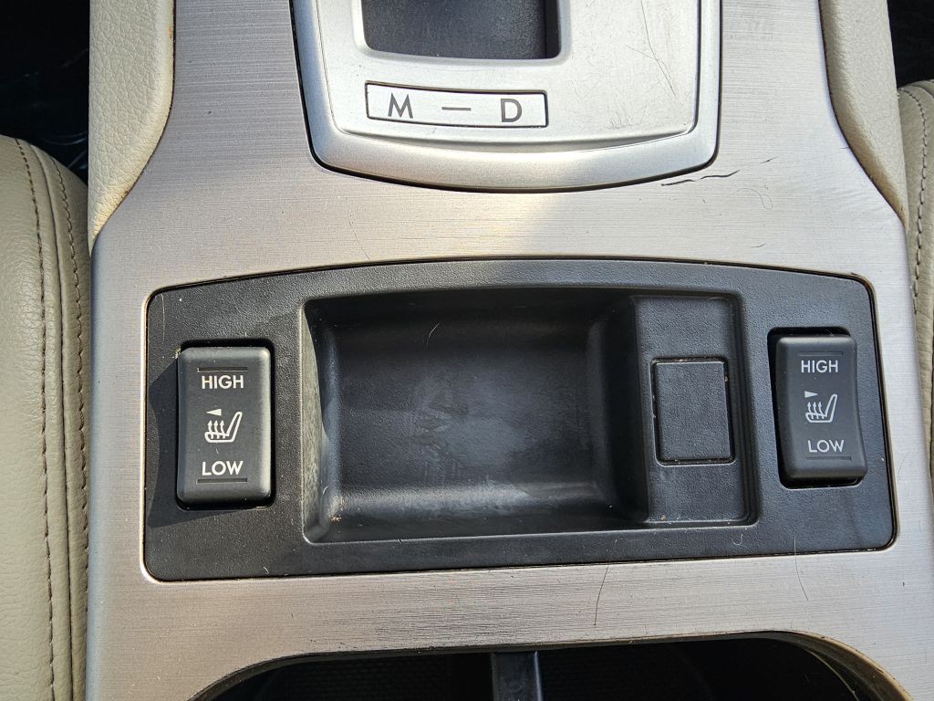 2012 Subaru Outback Image 30