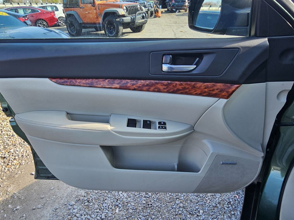 2012 Subaru Outback Image 33