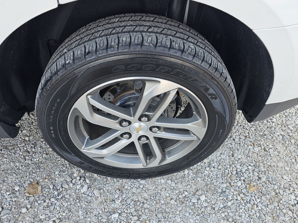 2017 Chevrolet Equinox Image 13
