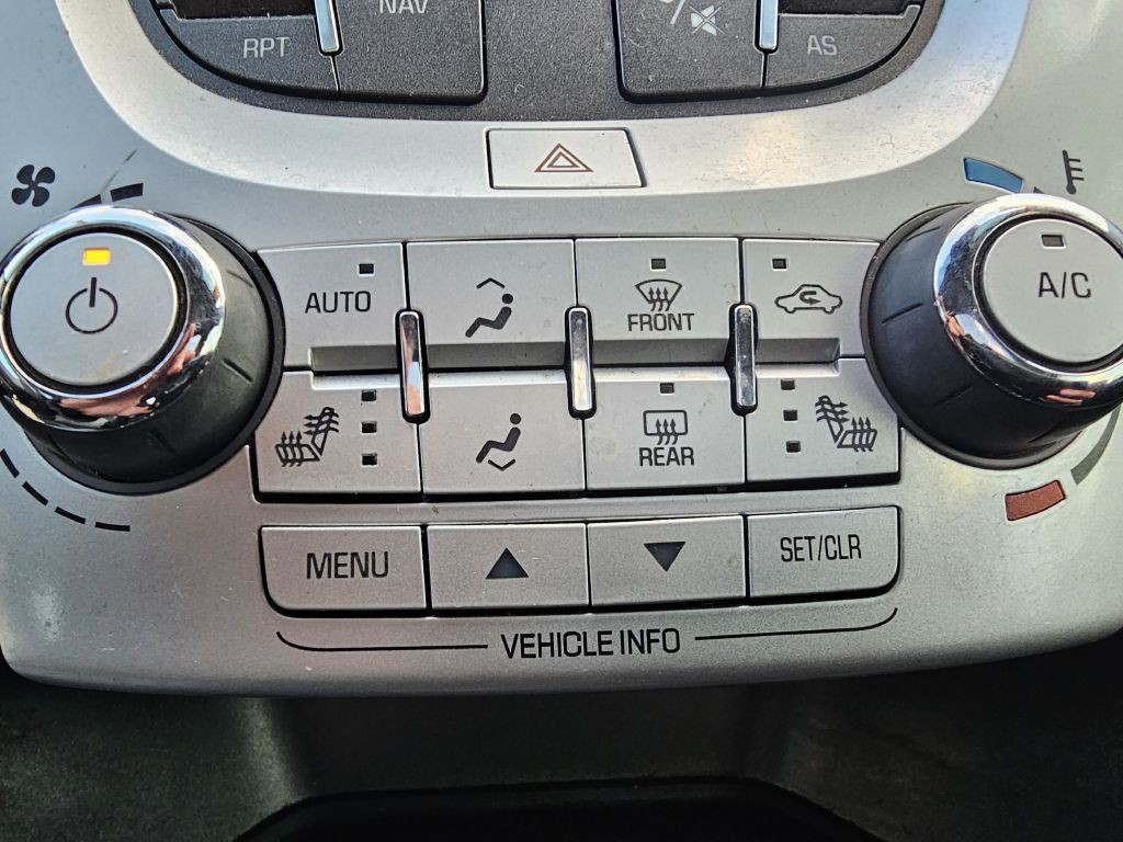 2017 Chevrolet Equinox Image 29