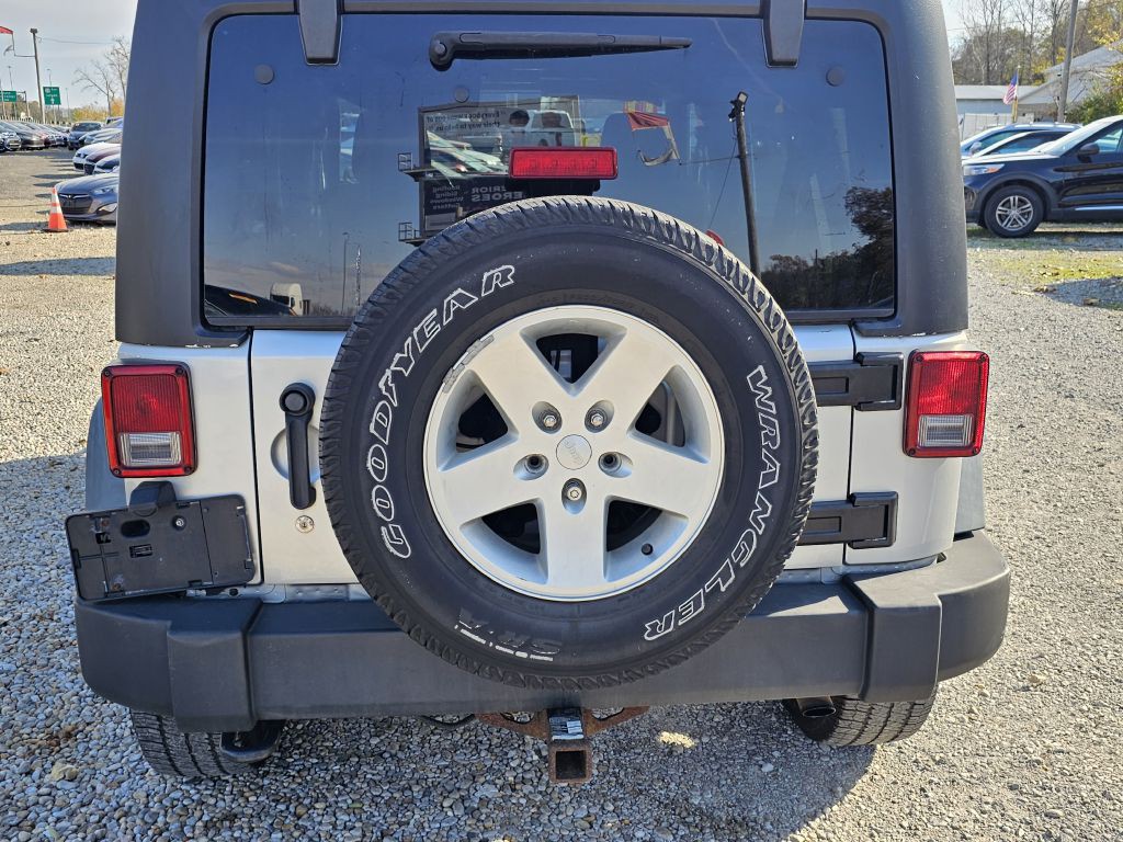 2011 Jeep Wrangler Unlimited Image 4