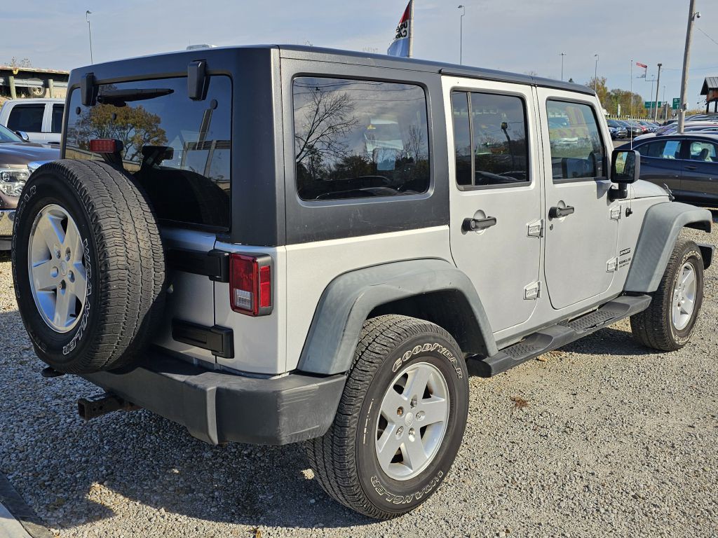 2011 Jeep Wrangler Unlimited Image 5
