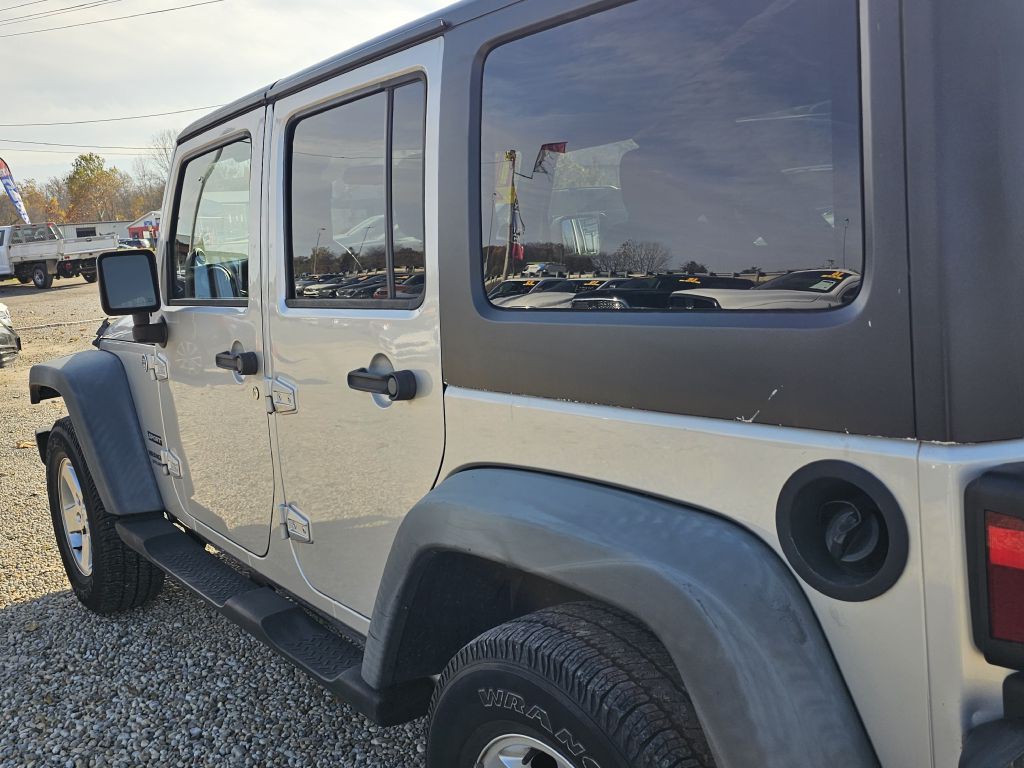 2011 Jeep Wrangler Unlimited Image 10