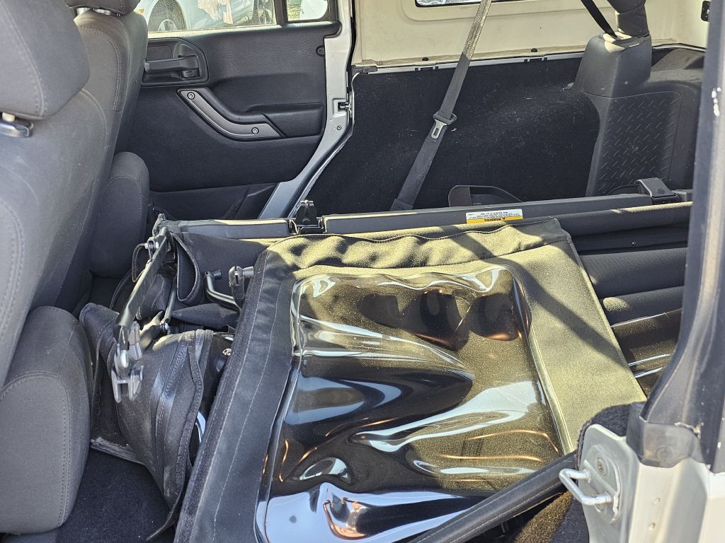 2011 Jeep Wrangler Unlimited Image 11