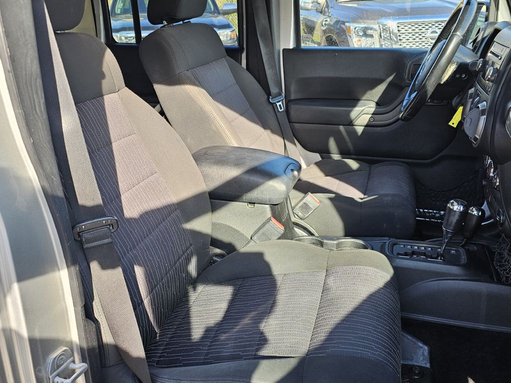 2011 Jeep Wrangler Unlimited Image 16