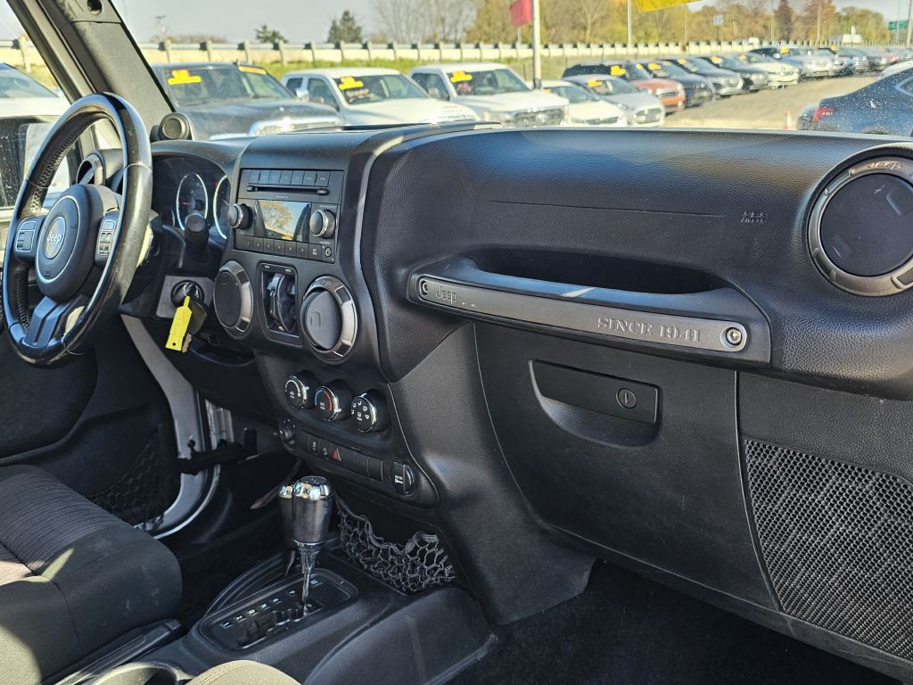 2011 Jeep Wrangler Unlimited Image 17