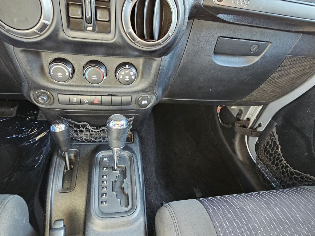 2011 Jeep Wrangler Unlimited Image 26