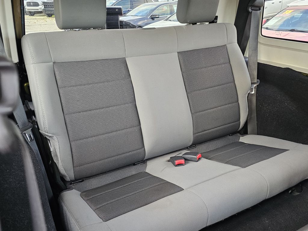 2010 Jeep Wrangler Image 16