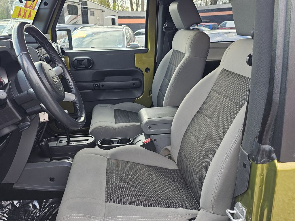 2010 Jeep Wrangler Image 17