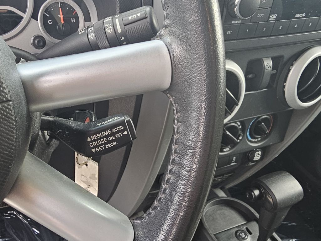 2010 Jeep Wrangler Image 21