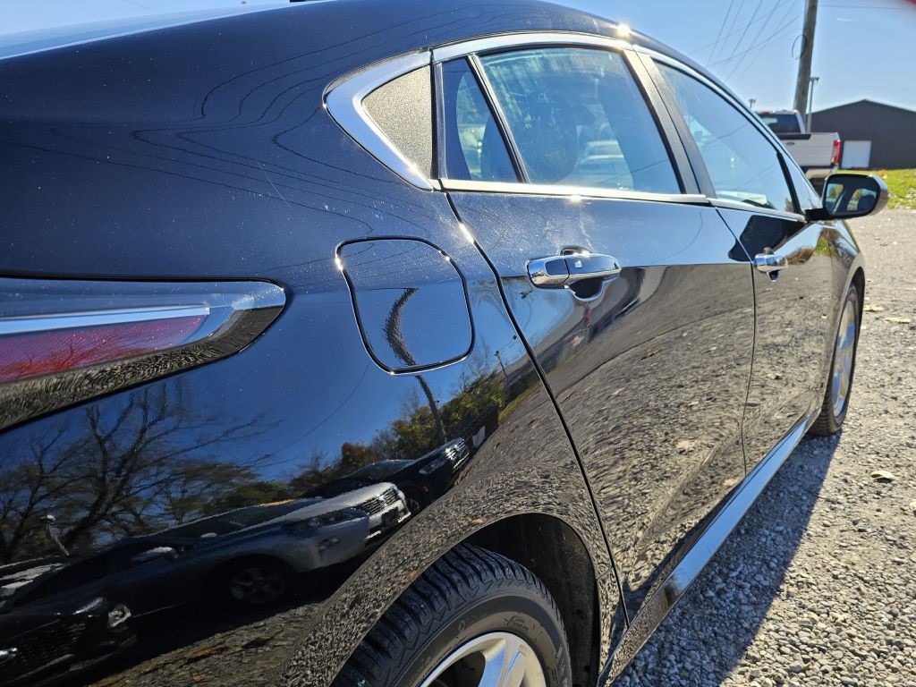 2017 Chevrolet Volt Image 8