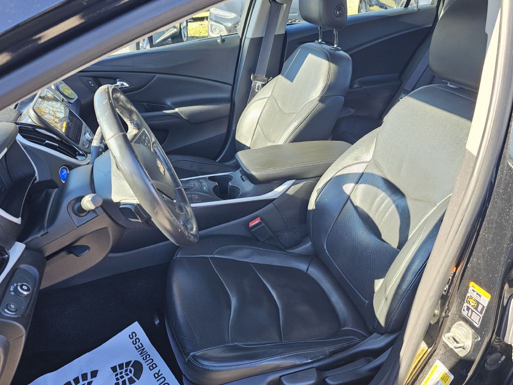 2017 Chevrolet Volt Image 13