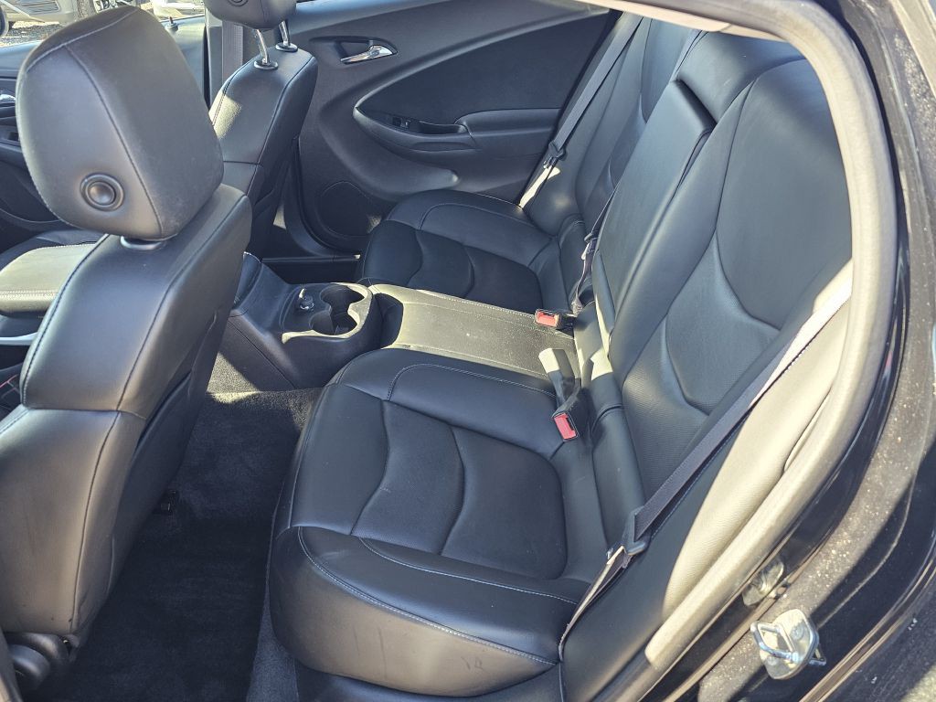 2017 Chevrolet Volt Image 14