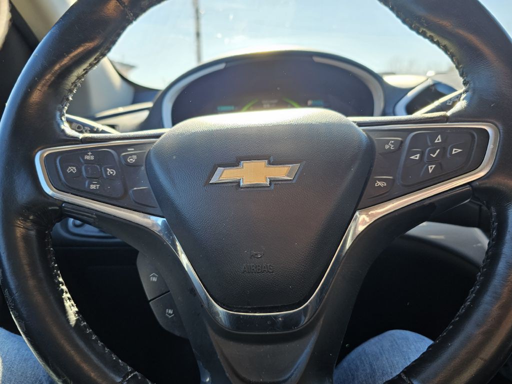 2017 Chevrolet Volt Image 16