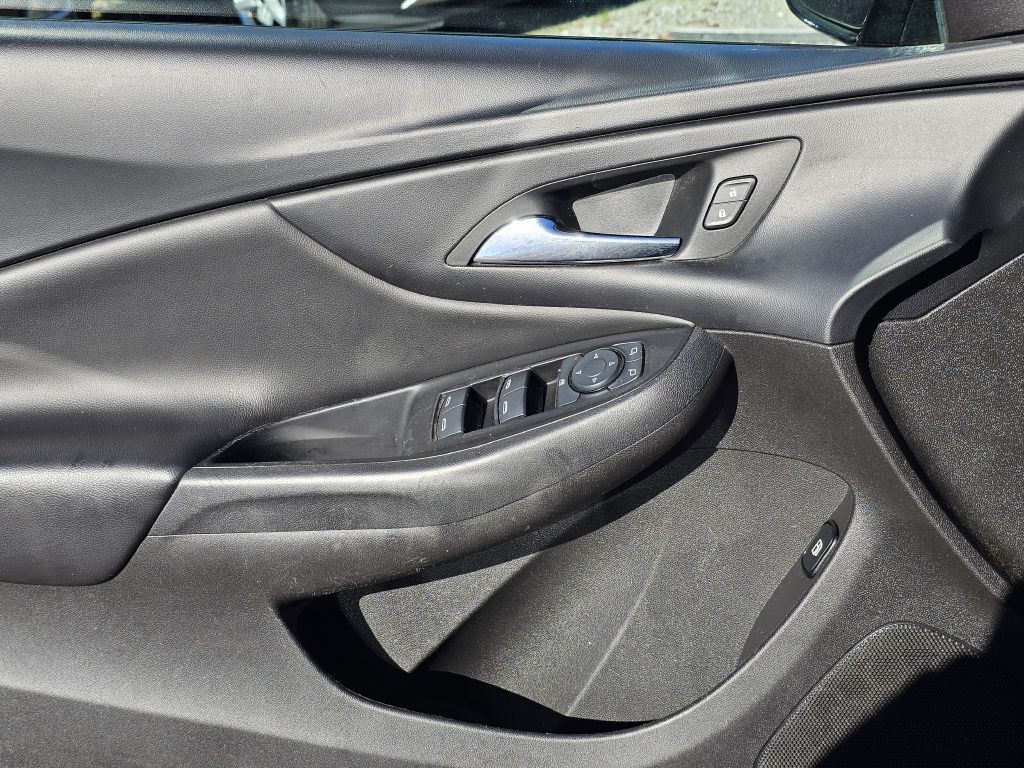 2017 Chevrolet Volt Image 19