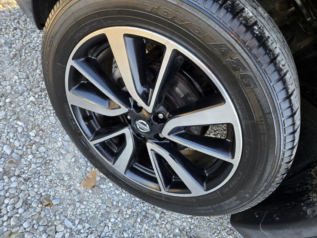 2017 Nissan Rogue Image 10