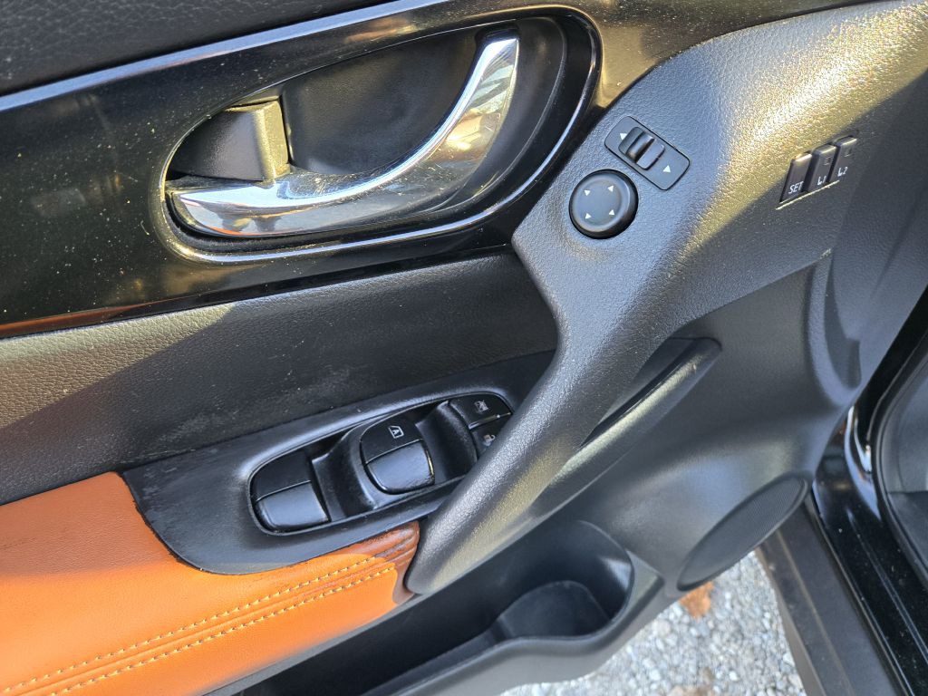 2017 Nissan Rogue Image 14