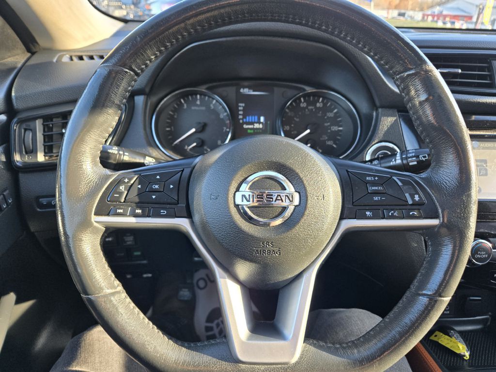 2017 Nissan Rogue Image 15