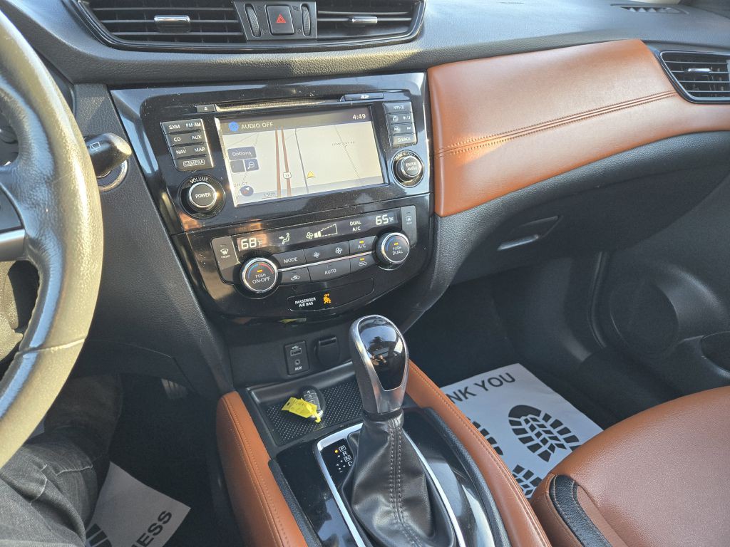 2017 Nissan Rogue Image 16