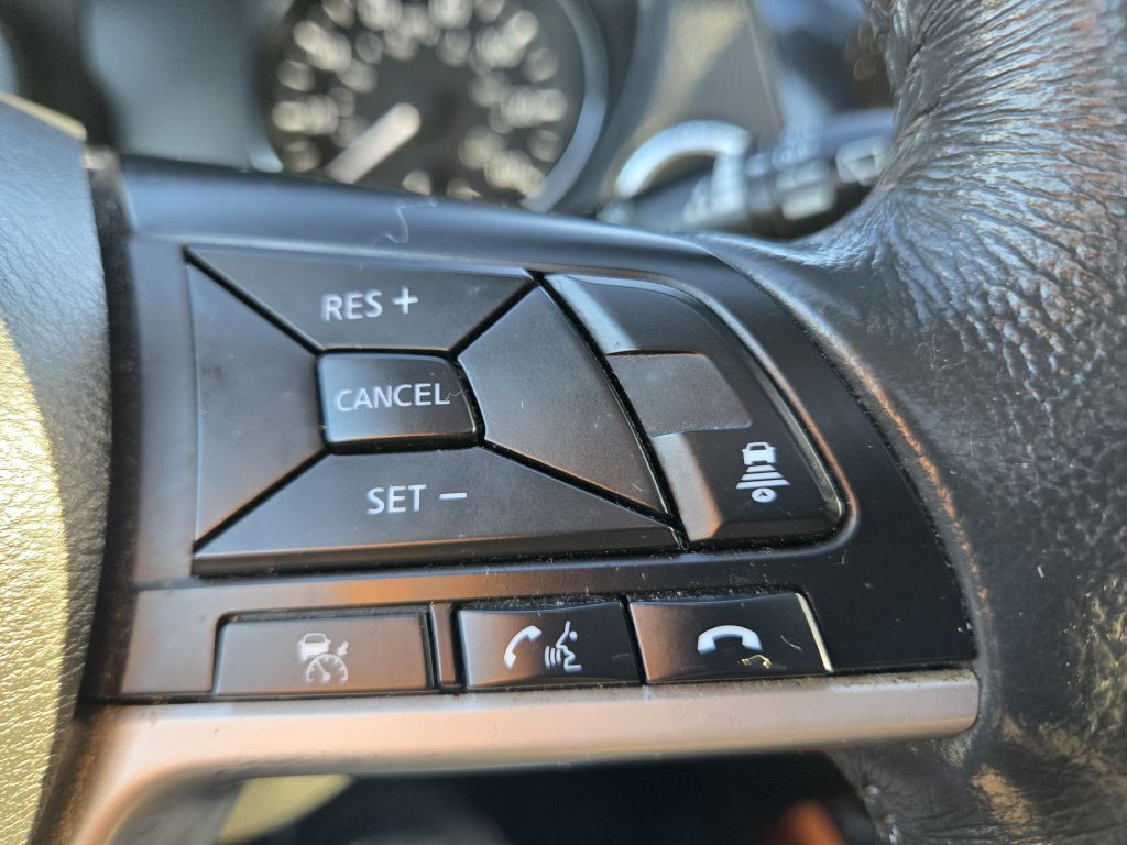 2017 Nissan Rogue Image 18