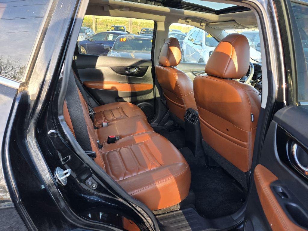 2017 Nissan Rogue Image 25