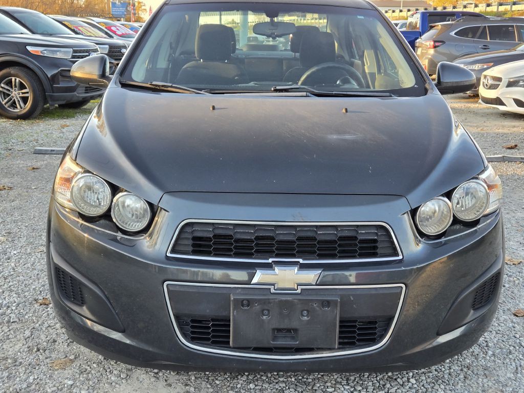 2014 Chevrolet Sonic Image 2