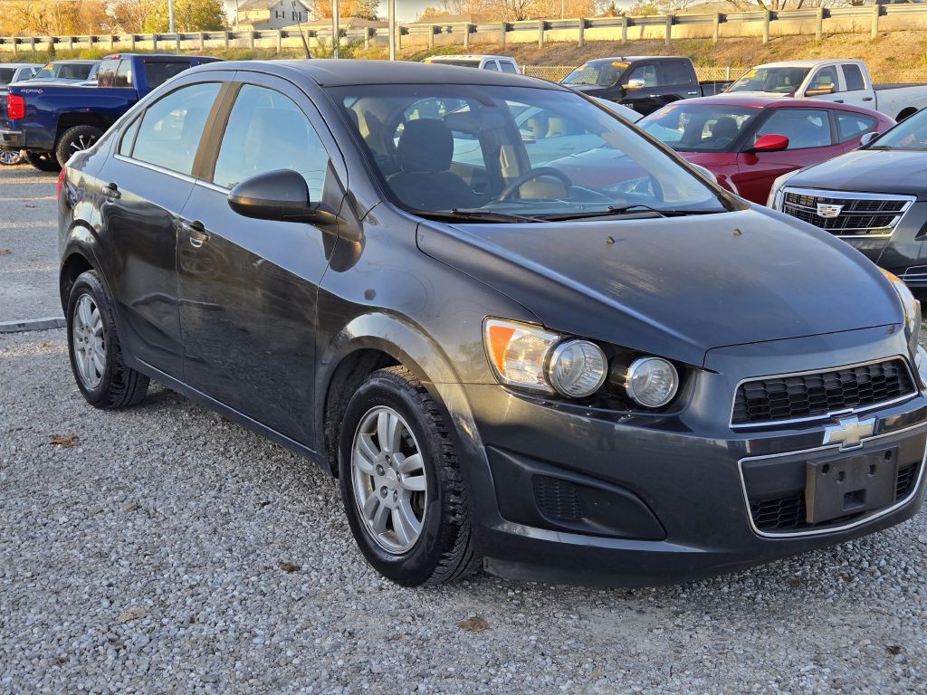 2014 Chevrolet Sonic Image 3