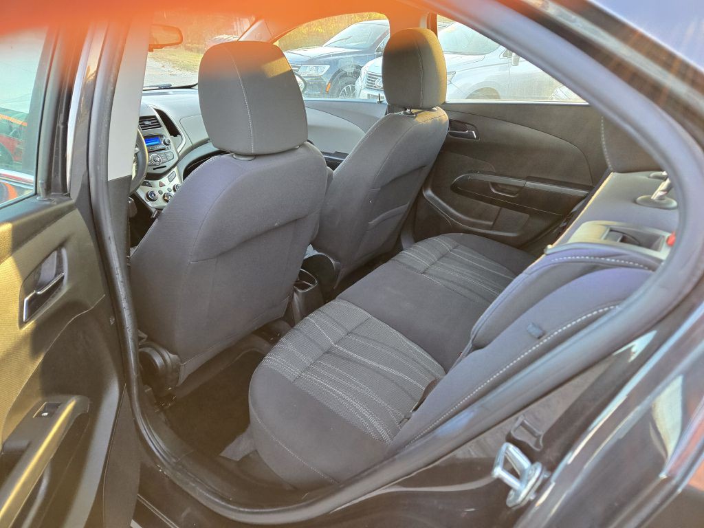 2014 Chevrolet Sonic Image 24