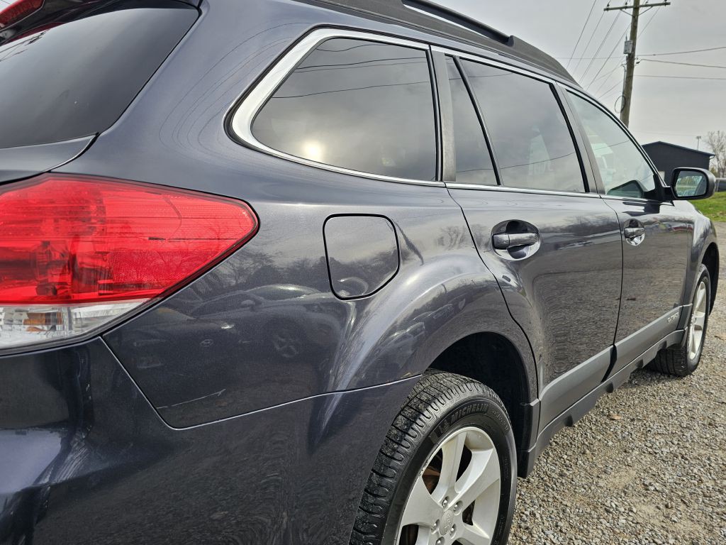 2013 Subaru Outback Image 9