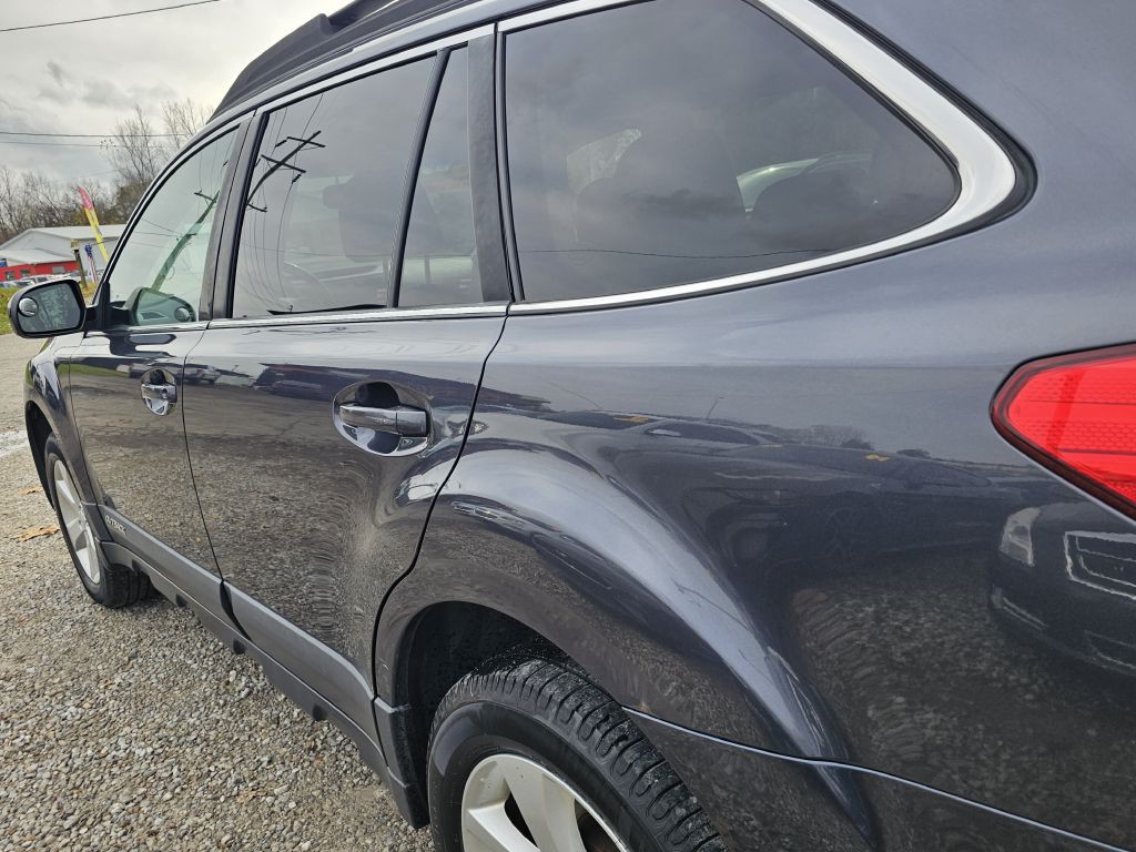 2013 Subaru Outback Image 10