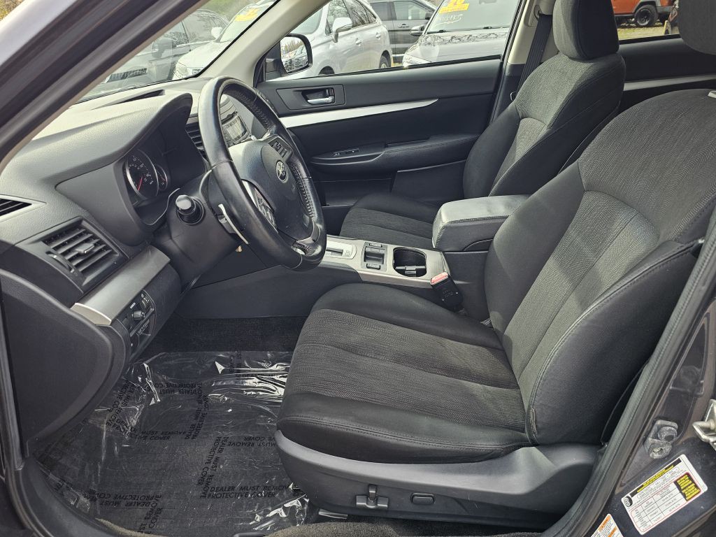 2013 Subaru Outback Image 16