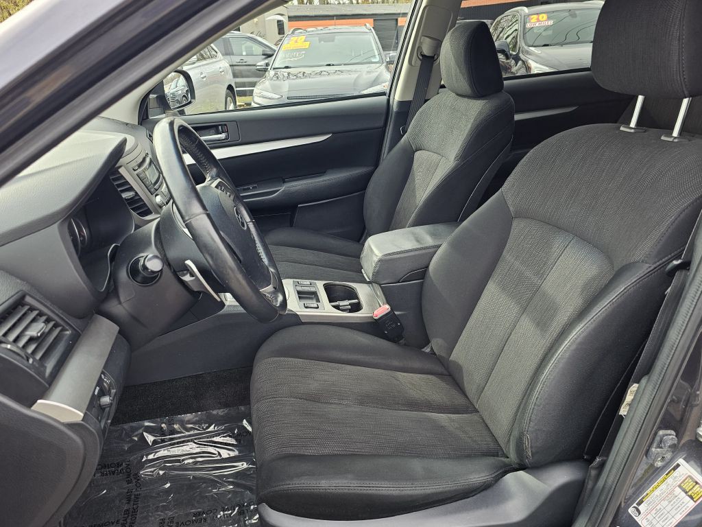 2013 Subaru Outback Image 17