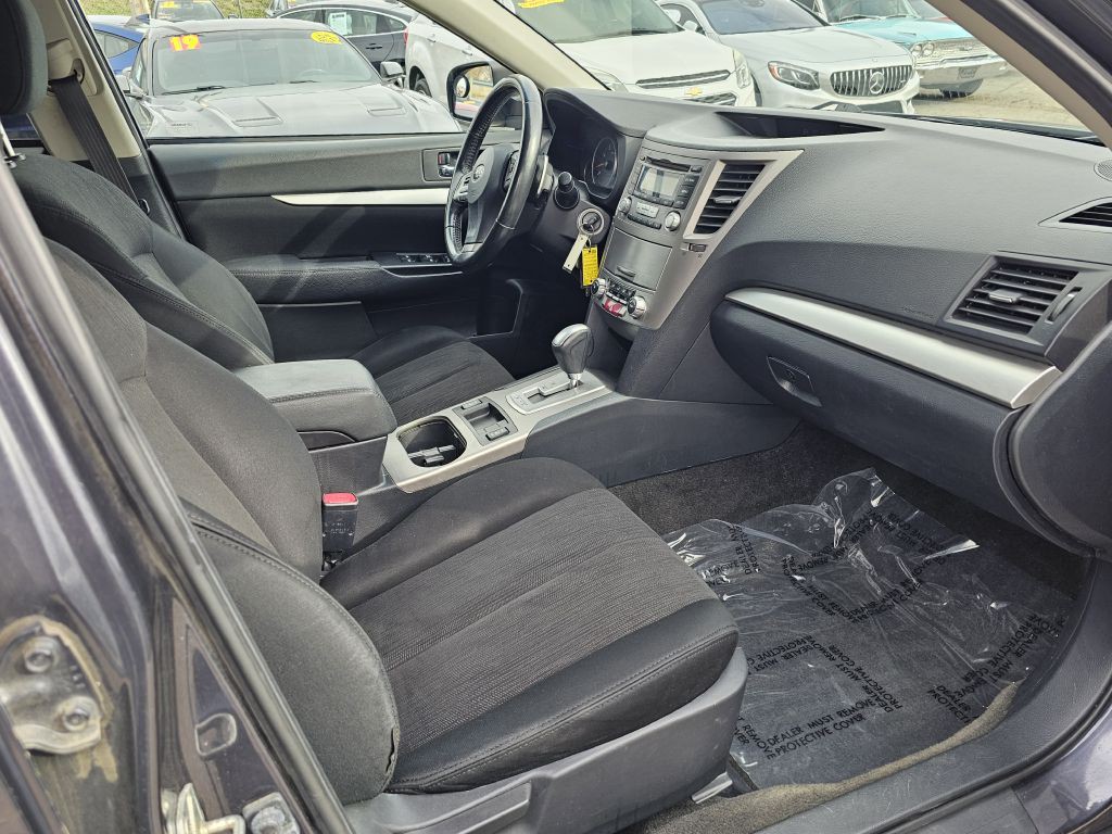 2013 Subaru Outback Image 18