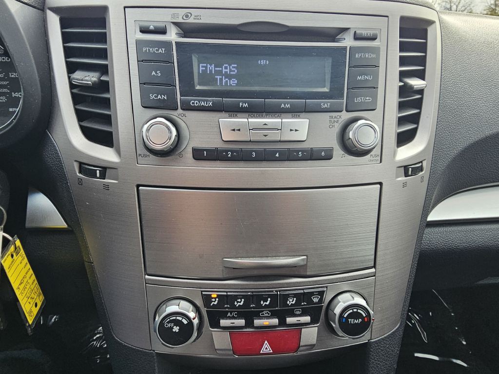 2013 Subaru Outback Image 26