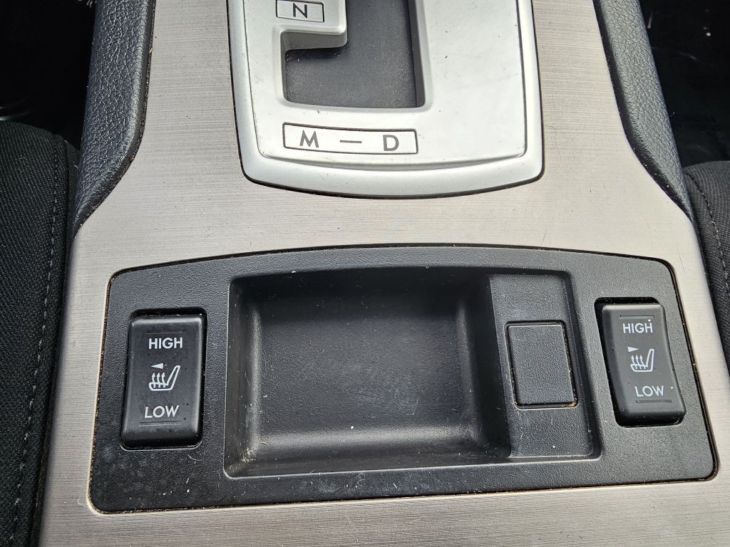 2013 Subaru Outback Image 28