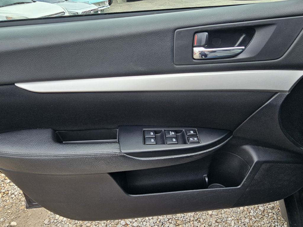 2013 Subaru Outback Image 29