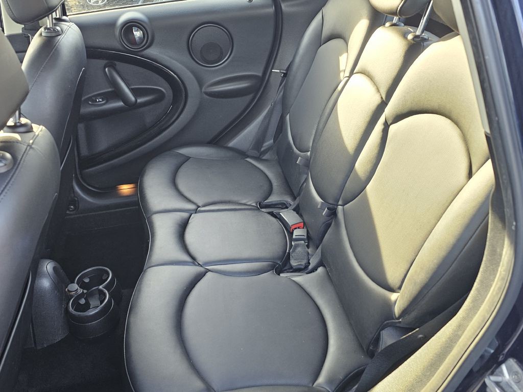 2015 MINI Cooper Image 11