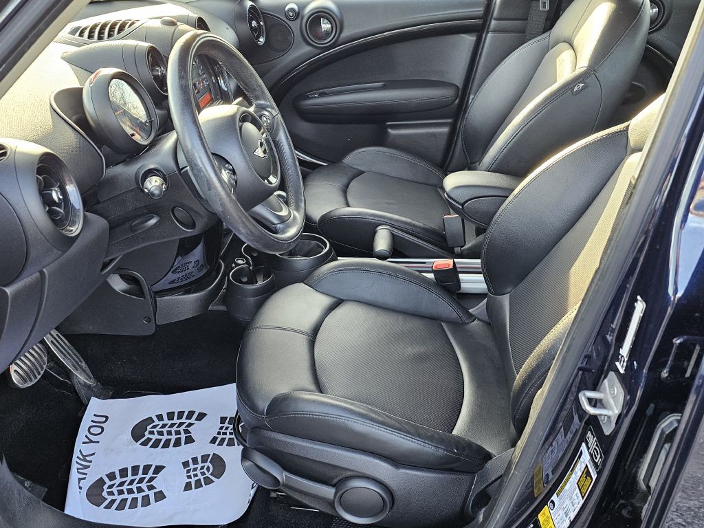 2015 MINI Cooper Image 12