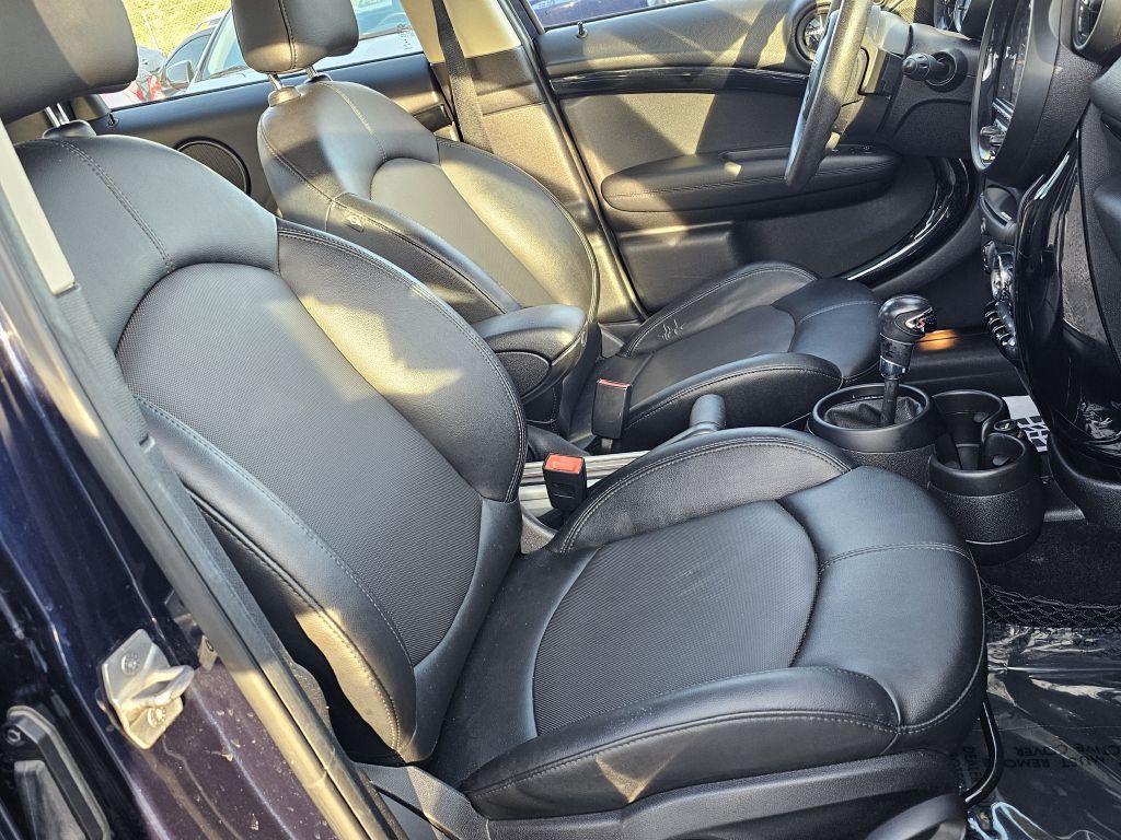 2015 MINI Cooper Image 16