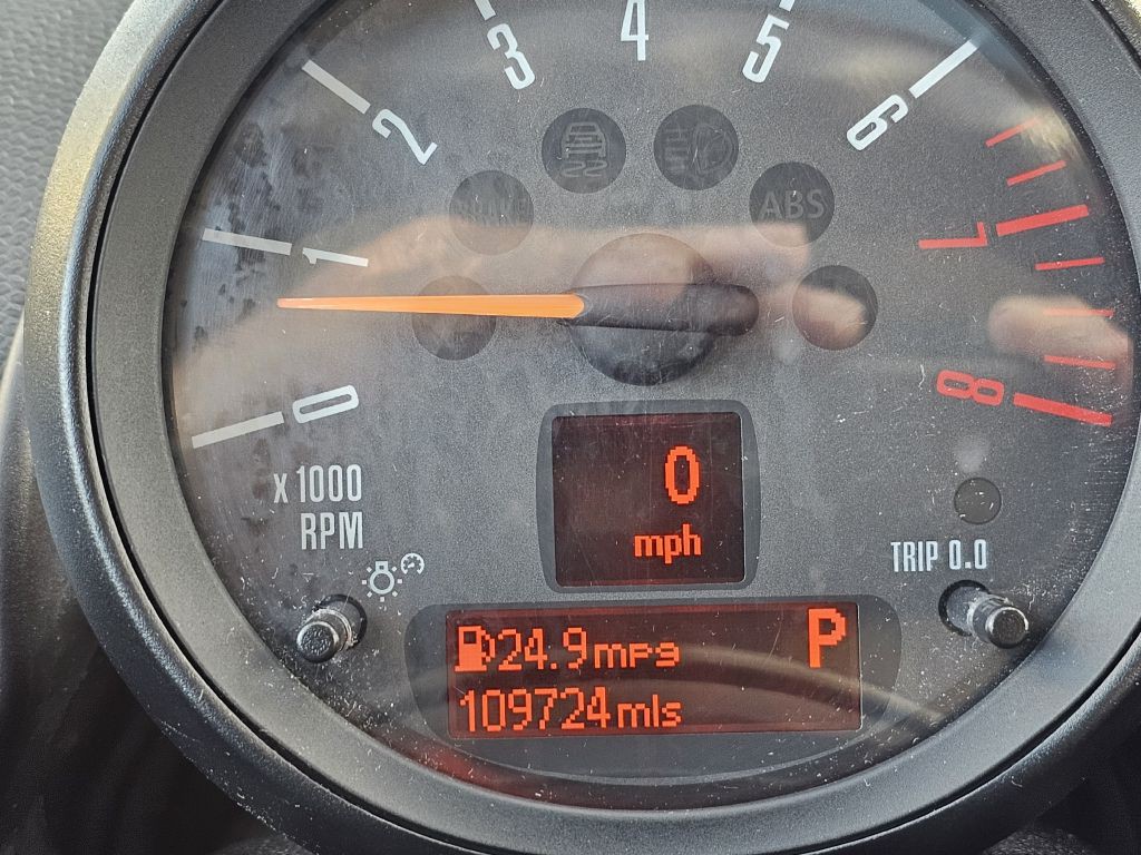 2015 MINI Cooper Image 24