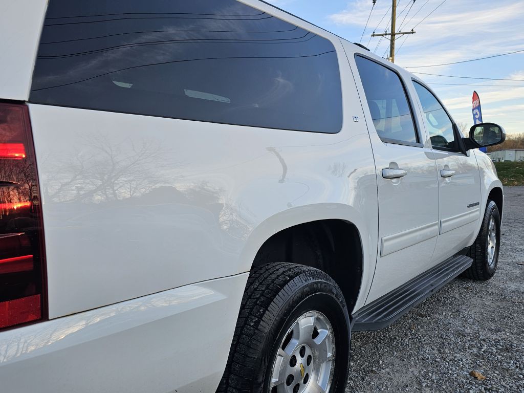 2014 Chevrolet Suburban Image 10
