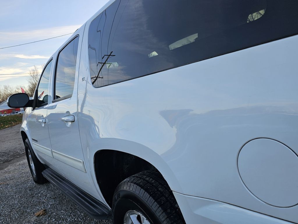 2014 Chevrolet Suburban Image 11