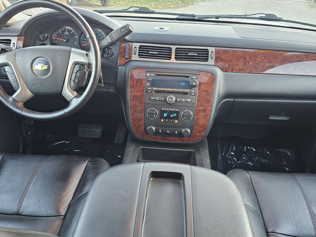 2014 Chevrolet Suburban Image 22