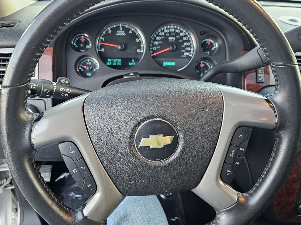 2014 Chevrolet Suburban Image 27