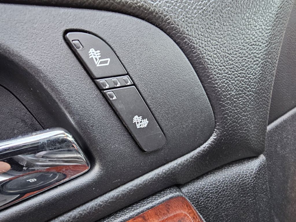 2014 Chevrolet Suburban Image 35