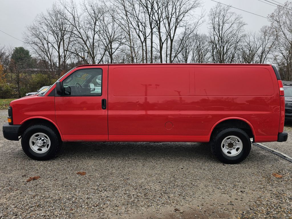 2016 Chevrolet Express Image 2
