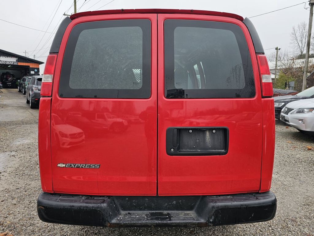 2016 Chevrolet Express Image 4